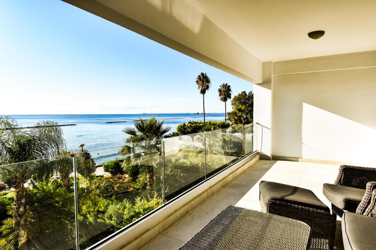 Pegasus Beach Front Lejlighed Limassol Eksteriør billede