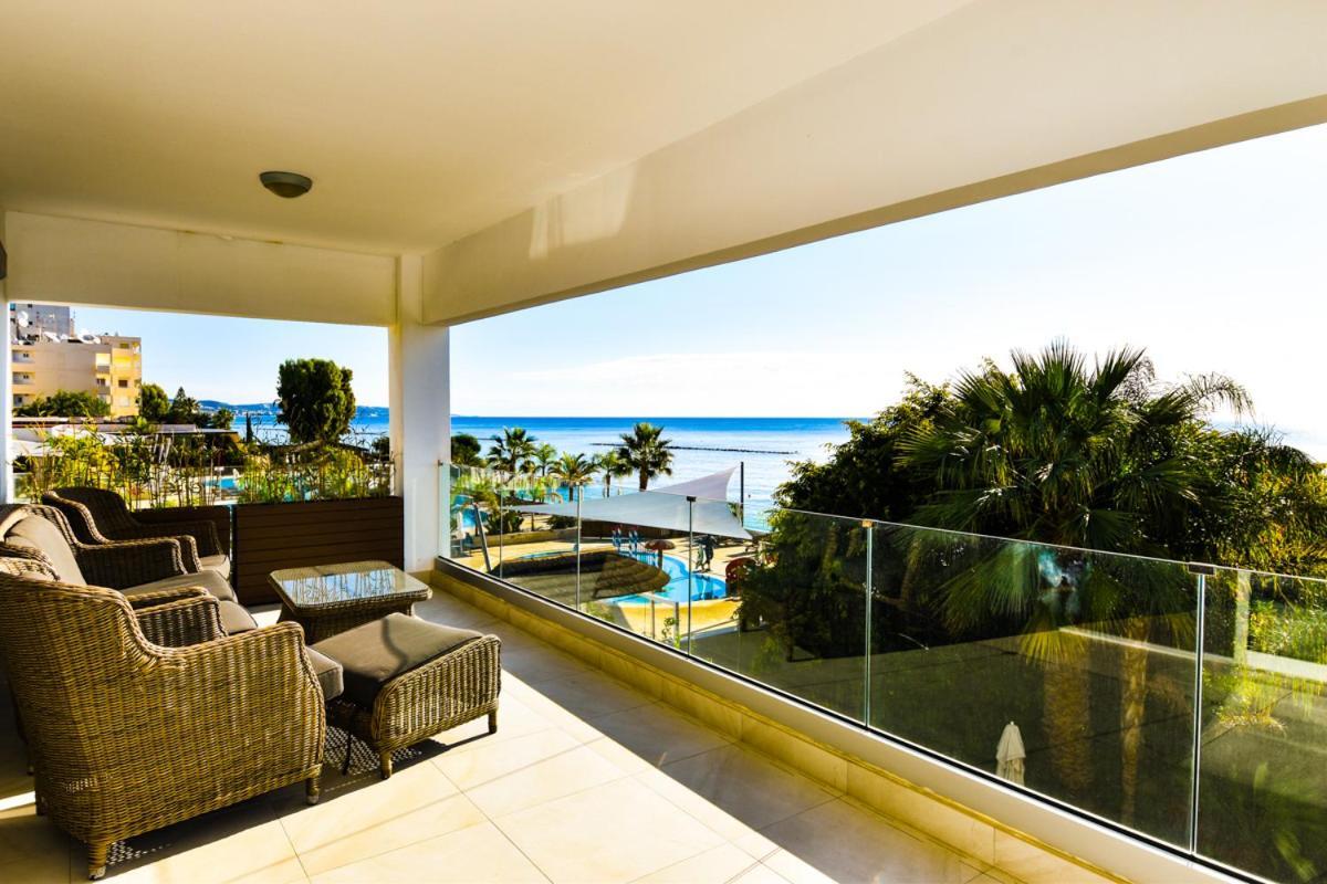 Pegasus Beach Front Lejlighed Limassol Eksteriør billede